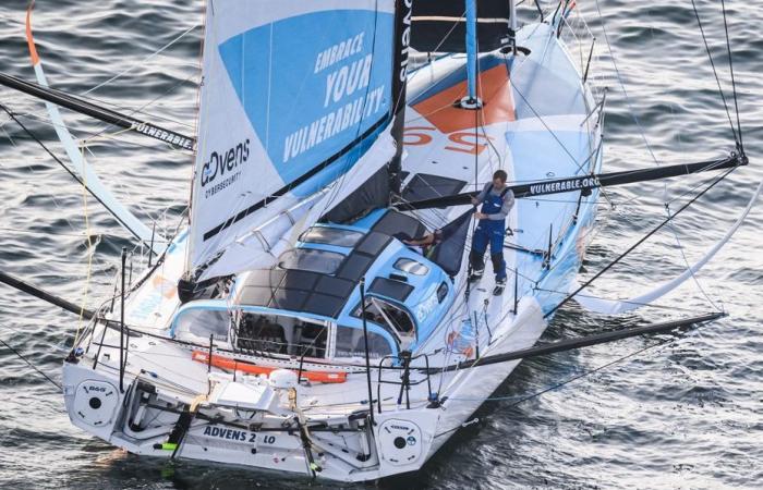 Vendée Globe 2024. Thomas Ruyant kündigt vorne ein kleines Leck an