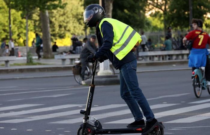 Paris: Der Fahrer eines Rollers fährt eine ältere Frau an und verletzt sie schwer