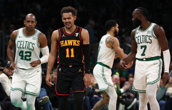 NBA-Schiedsrichter fangen Ausweichmanöver des verletzten Trae Young ein, während die Boston Celtics darum kämpfen, die Short-Handed Hawks zu schlagen