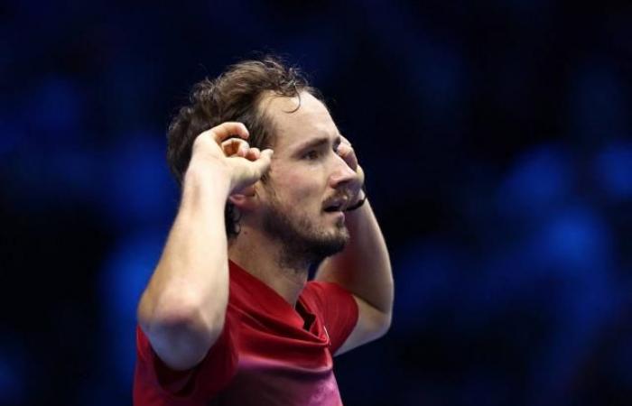 Daniil Medvedev dominiert Alex de Minaur in seinem zweiten ATP-Finals-Match