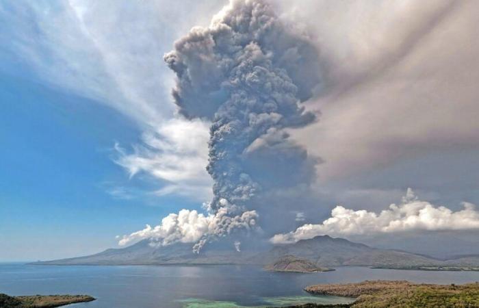 Urlauber sitzen nach Vulkanausbruch auf Bali fest