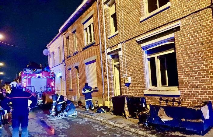 Brand in einem Haus in Sin-le-Noble, ein Teil der Möbel fing Feuer