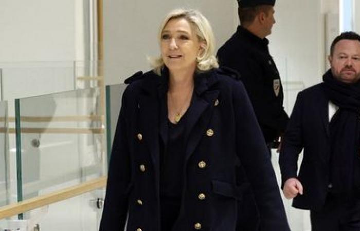 Fünf Jahre Gefängnis, davon drei auf Bewährung, und fünf Jahre Sperre gegen Marine Le Pen