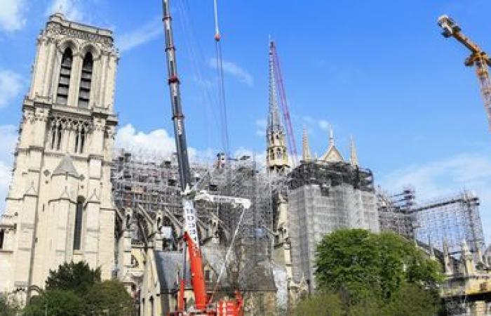 Die Kathedrale Notre-Dame de Paris bleibt für Besucher weiterhin frei