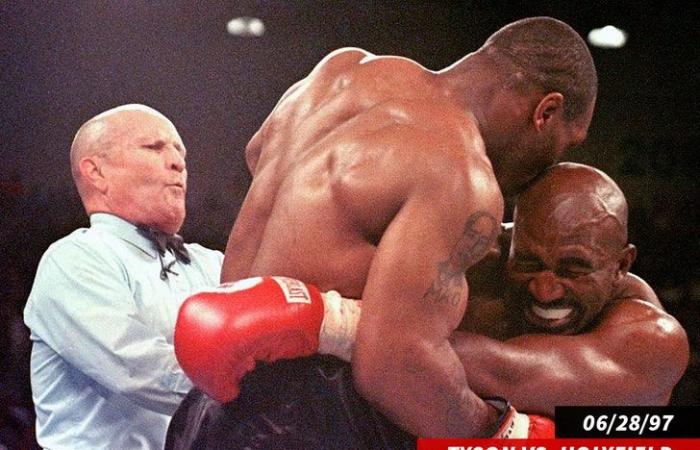 Jake Paul meistert 7-Millionen-Dollar-Uhr, diamantene Ohrenschützer vor Mike Tyson-Kampf