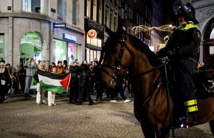 Mehrere Dutzend pro-palästinensische Aktivisten wurden während einer verbotenen Demonstration in Amsterdam festgenommen