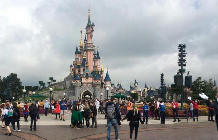 Disneyland Paris verlangt Eintrittskarten für die Parade: „Die Magie bröckelt von Tag zu Tag“