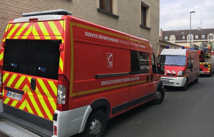 Auf dem Weg zur Entbindungsstation bringt sie ihr Kind in einem Feuerwehrauto zur Welt