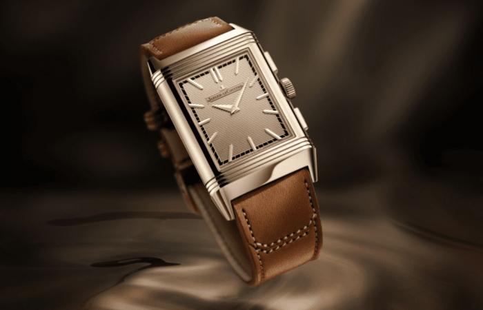 Der Jaeger-LeCoultre Reverso Tribute Chronograph erhält für seine neueste limitierte Auflage die Farbe „Roségold“.