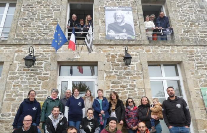 In der Bretagne mobilisierten Bewohner, um Paul Watson, den Gründer von Sea Shepherd, freizulassen