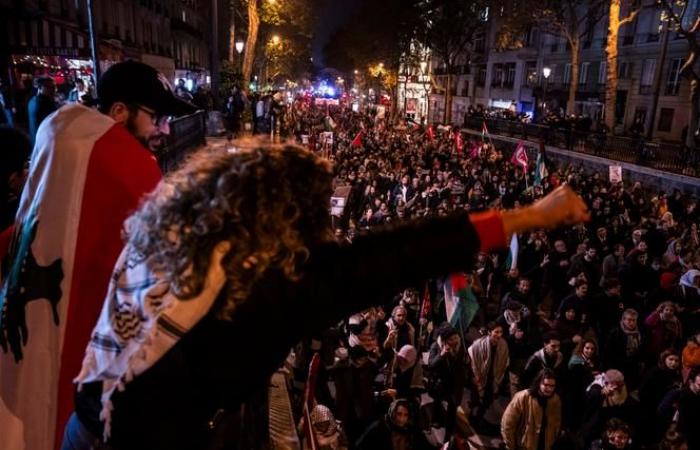 In Paris fanden zwei getrennte Demonstrationen gegen die rechtsextreme pro-israelische Gala „Israel is Forever“ statt