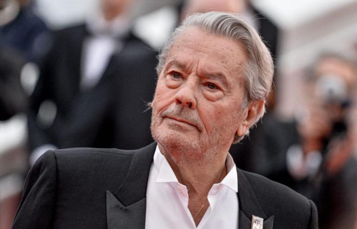 Alain Delon: Neue Aussagen zu seiner „Bisexualität“, ein berühmter Biograf veröffentlicht „alles“