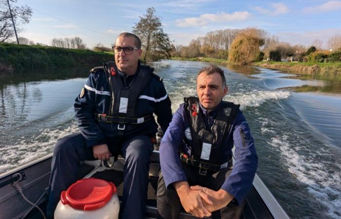 eine Flussbrigade zur Verfolgung von Straftaten im Marais Poitevin