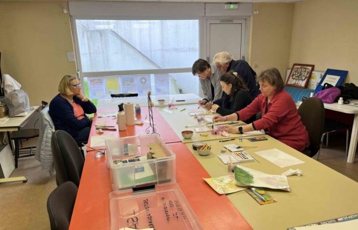 In dieser Stadt in Eure betreibt ein Maler eine kostenlose Aquarellwerkstatt