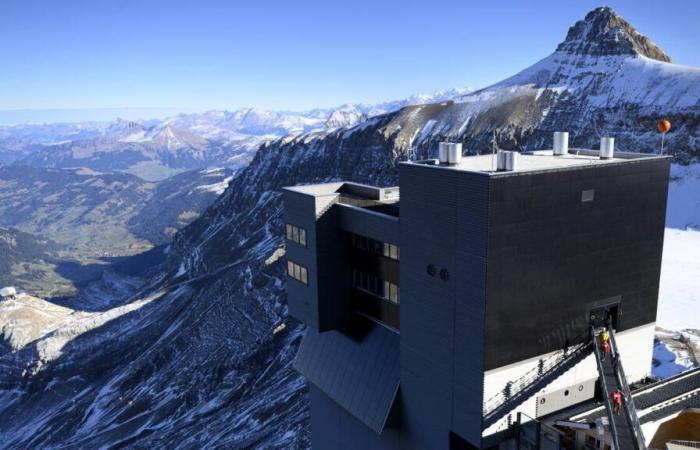 Am Glacier 3000 weiht Mario Botta mit seinem neuen Restaurant den „Eiffelturm der Waadtländer“ ein