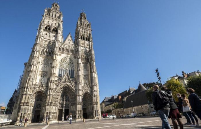 Vier Kirchen geschändet, Kathedrale Saint-Gatien im Visier von Tags