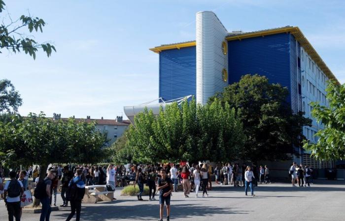 Die Lehrer dieses großen Gymnasiums im Gard schlagen Alarm