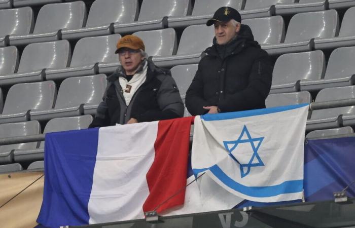 Frankreich-Israel: spärliches Publikum, ein paar Pfiffe und drei Präsidenten … seltsames Klima im Stade de France