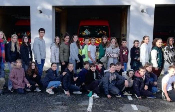 Mittelschüler besuchen das Feuerwehr- und Rettungszentrum