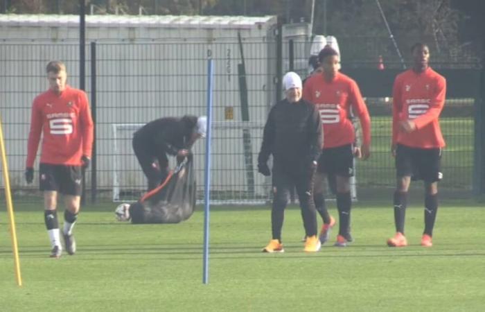 Ermutigung, Austausch mit den Spielern… auf den Spuren von Jorge Sampaoli während seiner ersten Trainingseinheiten