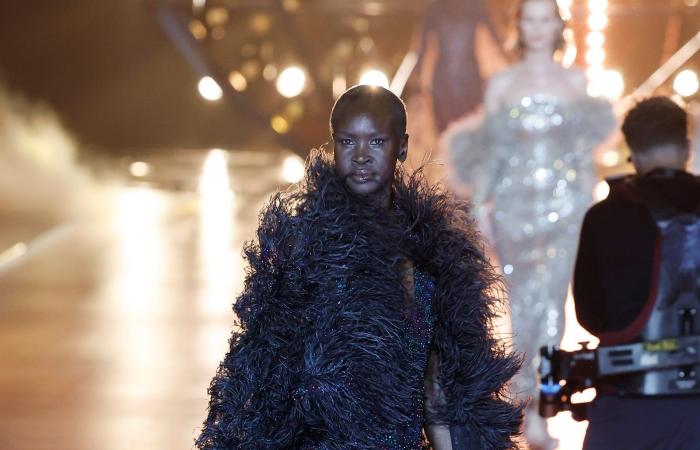 Elie Saab feiert 45 Jahre Mode mit einer grandiosen Show in Riad