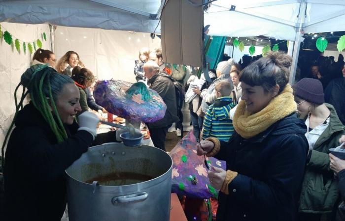 Dieses Dorf feiert Suppe mit unbegrenzter Verkostung, Kochwettbewerb und Unterhaltung