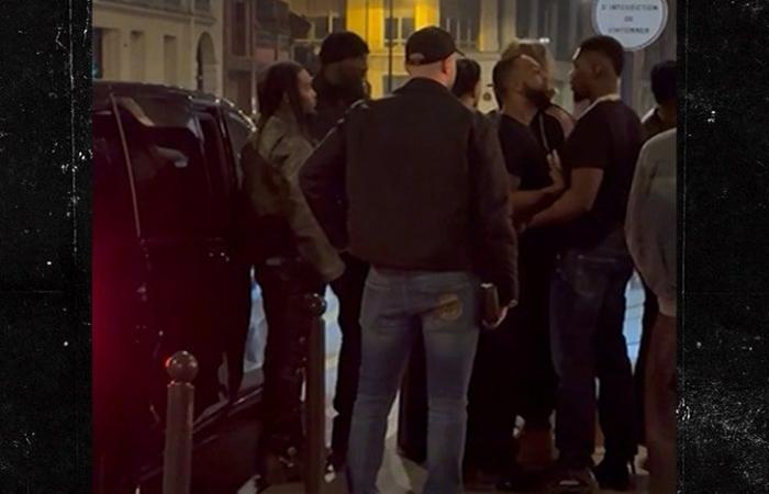 Offset und sein Gefolge prügeln sich mit rivalisierender Rap-Crew in Paris in Wild Video