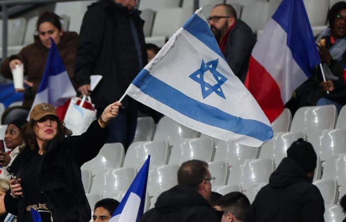 Die leeren Ränge des Stade de France sagen alles über die Spannung rund um das Spiel