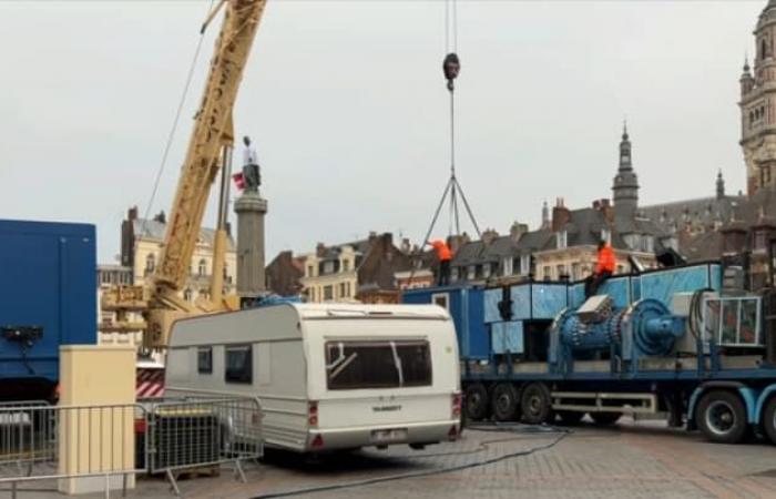 Die Montage des Riesenrads auf dem Grand’place hat begonnen, die Eröffnung ist für den 20. November geplant