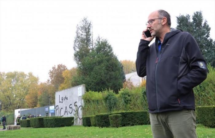 Falscher Bombenalarm und Geiselnahme: Die Picasso-Oberschule in Avion wurde heute Morgen evakuiert