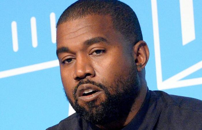 Ex-Angestellter von Kanye West verklagt ihn, weil er Sex mit Bianca, Nazi Gear, zur Schau gestellt hat