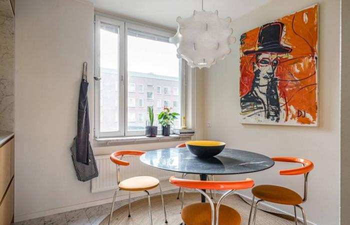 Eine renovierte 87 m² große Wohnung im Mid-Century-Stil