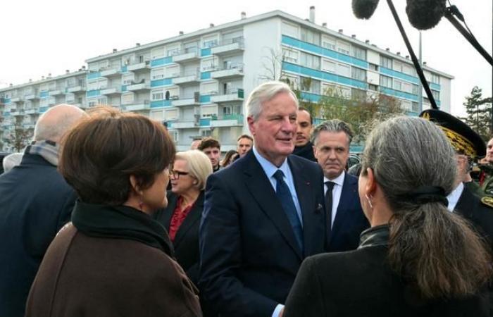 Vor den Präsidenten der Departementsräte macht Michel Barnier Zugeständnisse bei den erforderlichen Einsparungen und zeigt sich offen dafür, die Anhäufung von Mandaten noch einmal zu überdenken