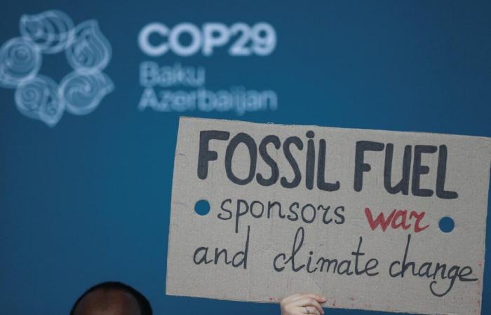 in Baku eine massive Präsenz von Lobbyisten für fossile Brennstoffe