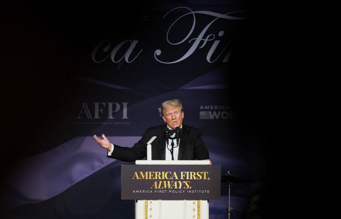 Sylvester Stallone bezeichnet Trump bei der AFPI-Gala als „zweiten George Washington“.