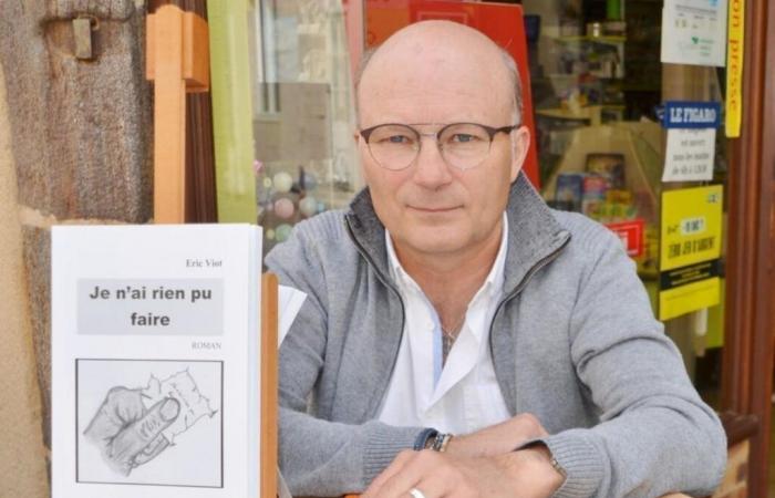 Der Schriftsteller Eric Viot bei einer Autogrammstunde seines neuen Buches in Saint-Hilaire-du-Harcouët