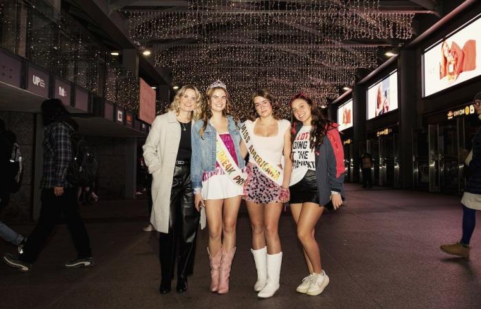 Taylor Swifts Eras Tour landet in Toronto mit einem kathartischen, gemeinschaftlichen Konzert im Spektakelformat