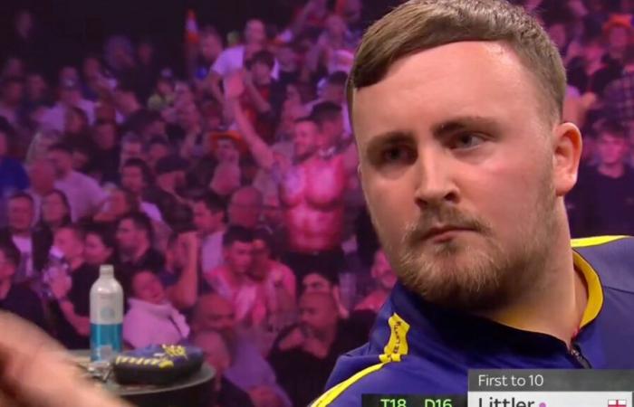 Die PDC lobte das „schlechteste Publikum aller Zeiten“, als der epische Sieg von Luke Littler über Mike De Decker beim Grand Slam of Darts „ruiniert“ wurde