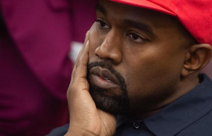 Kanye West behauptet: „Juden kontrollieren die Kardashians“: Neue Beschwerde von einem seiner Mitarbeiter eingereicht