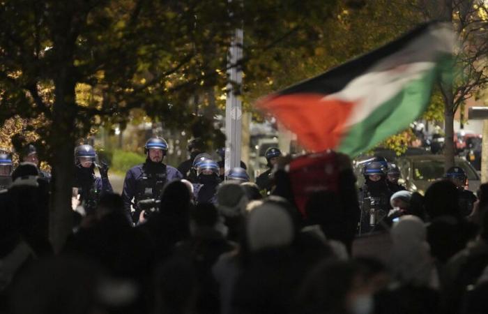 Ruhige Demonstration am Rande des Spiels Frankreich-Israel