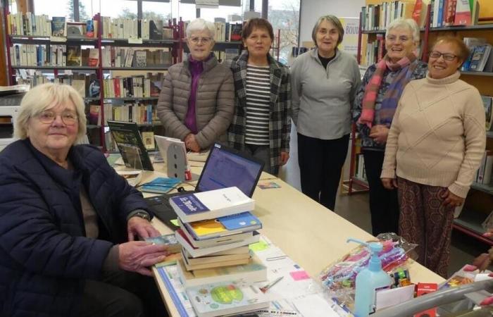 Plouëc-du-Trieux. Die Bibliothek verleiht Bücher, aber nicht nur