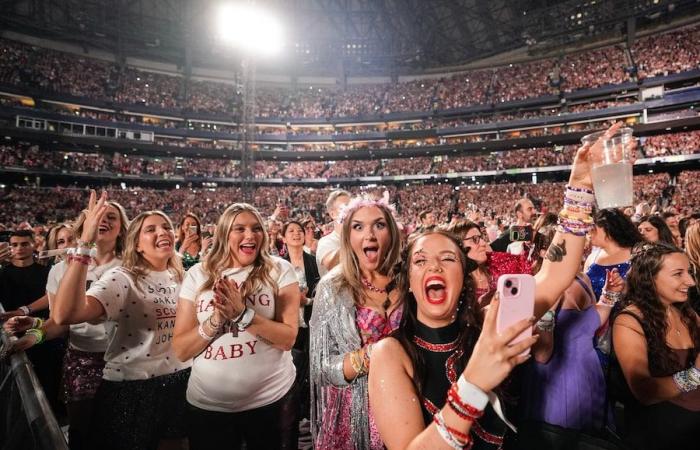 Taylor Swifts Eras Tour landet in Toronto mit einem kathartischen, gemeinschaftlichen Konzert im Spektakelformat