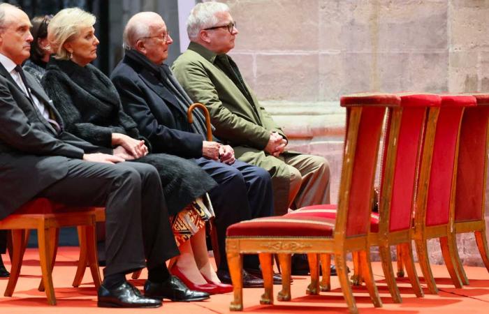 König Albert II., Prinzessin Astrid und Prinz Laurent im Te Deum am Königstag