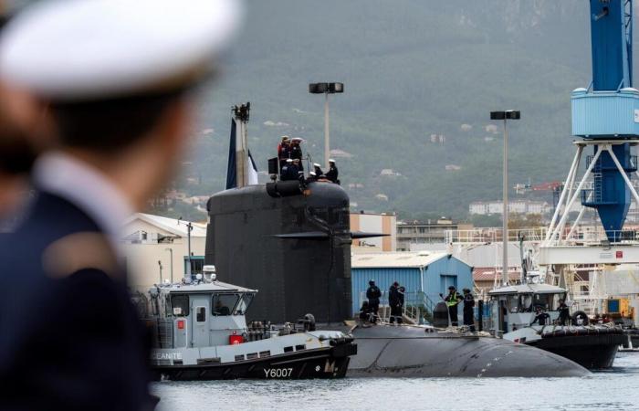 Was ist dieses neue Atom-U-Boot, das im Hafen von Cherbourg angekommen ist?