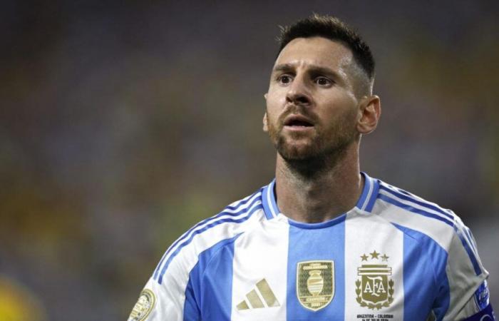 Leo Messi explodiert während des dunklen Abends in Argentinien