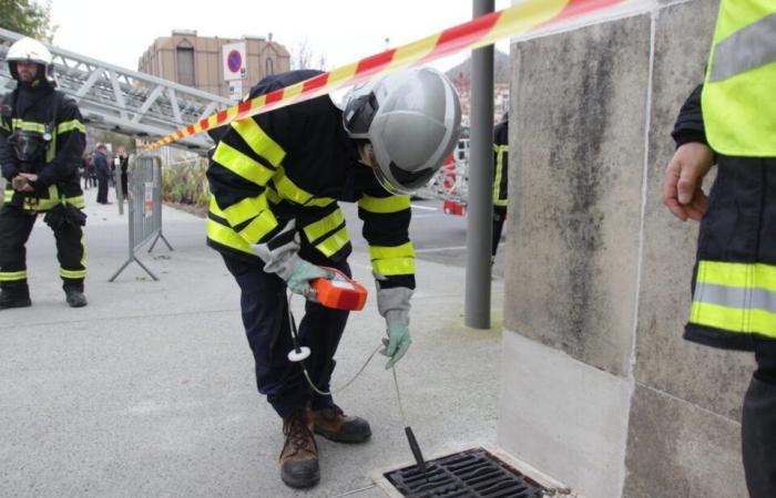 Ein starker verdächtiger Geruch erfordert in dieser Stadt in der Orne ein groß angelegtes Eingreifen