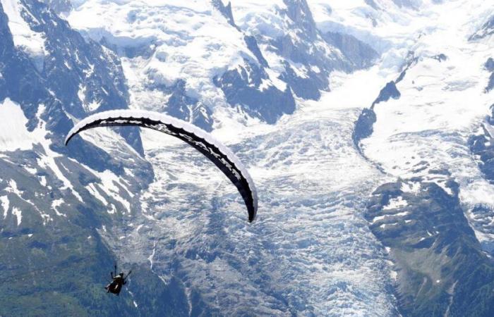 Ein Gleitschirmflieger stirbt nach dem Start von der Aiguille Verte