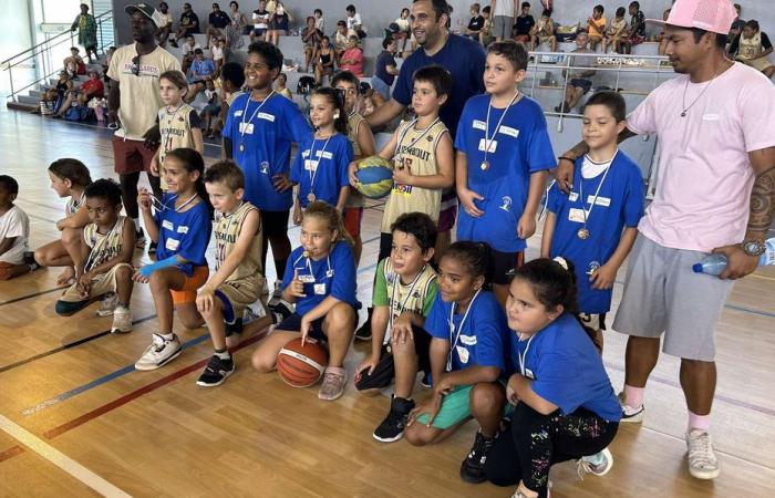 Nördliche Basketballmeisterschaft in Voh, an der zwischen 170 und 180 Kinder teilnehmen