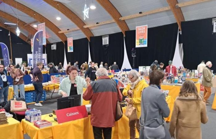 Diese treuen Leser, aus denen sich die Buchmesse Le Touquet zusammensetzt, sind bis Sonntagabend geöffnet