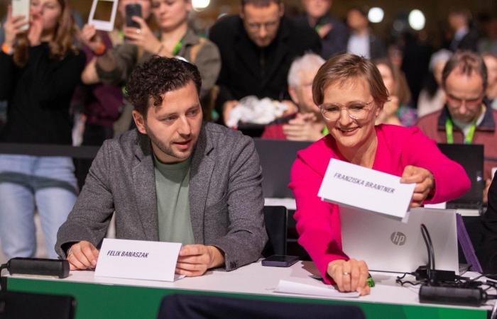 Robert Habeck auf dem Bundesparteitag der Grünen: Langes Warten, kurze Rede